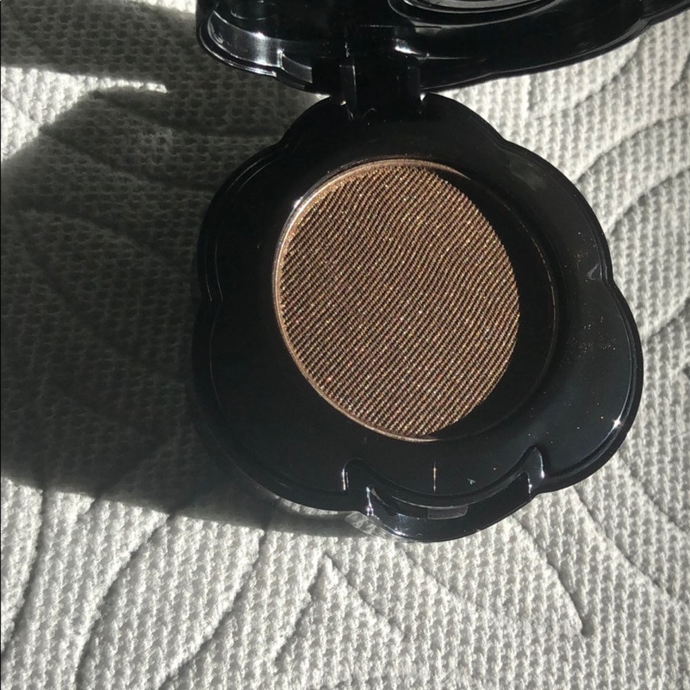 Eye shadow - Picture 3 of 4